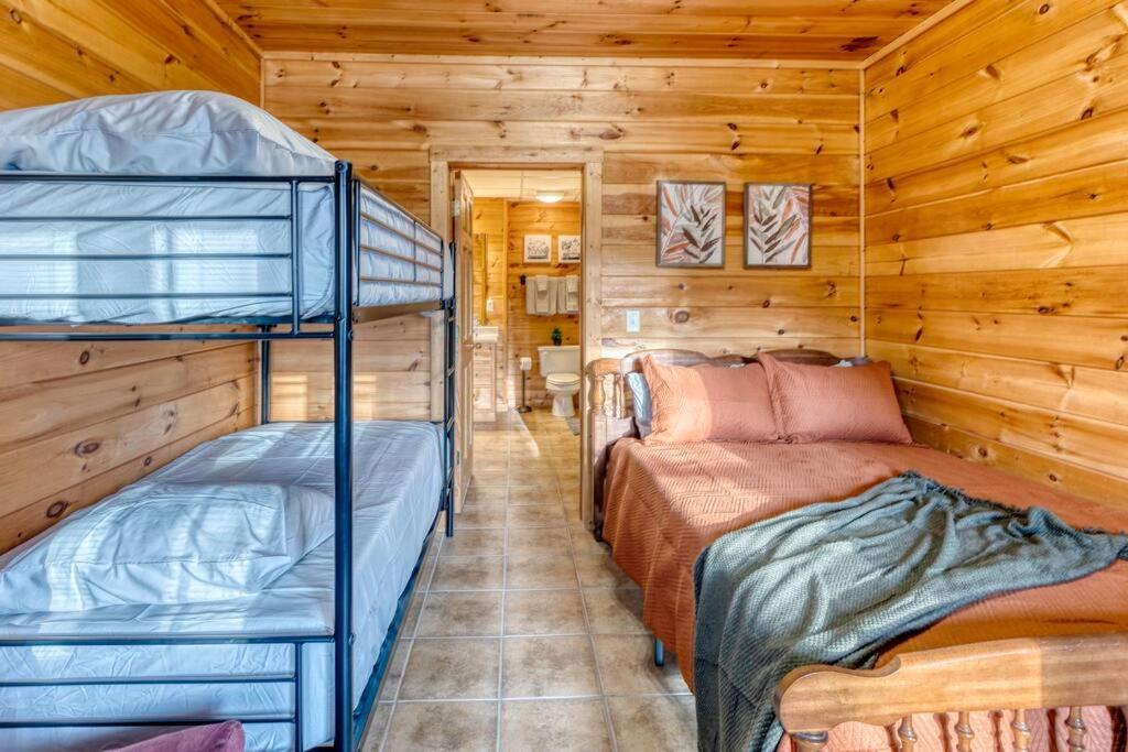 Mtn Cabin Sleeps 10 - 5 Mins To Fishing & Camping Ellijay Exterior photo